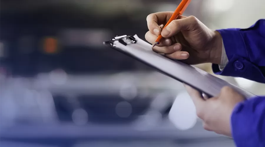 Endkontrolle unter realen Bedingungen von Stiften und Steckverbindern