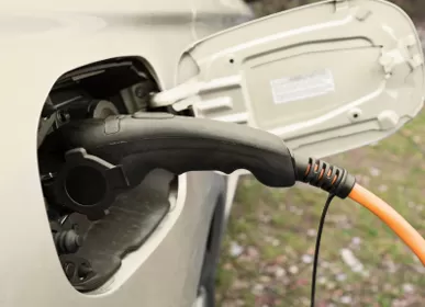Ladekabel für Elektrofahrzeuge: Schnellladen vs. Langsamladen – Wie wählt man aus?